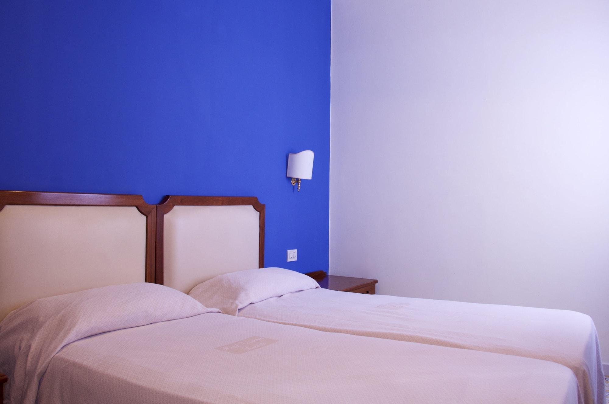 Hotel Tirrenia Сорренто Экстерьер фото
