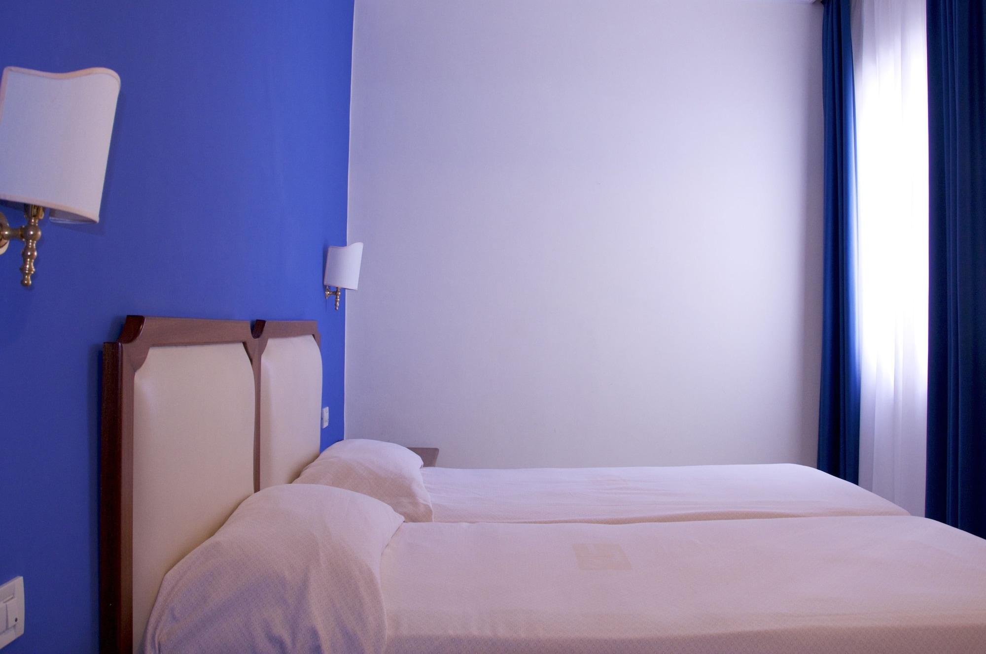 Hotel Tirrenia Сорренто Экстерьер фото